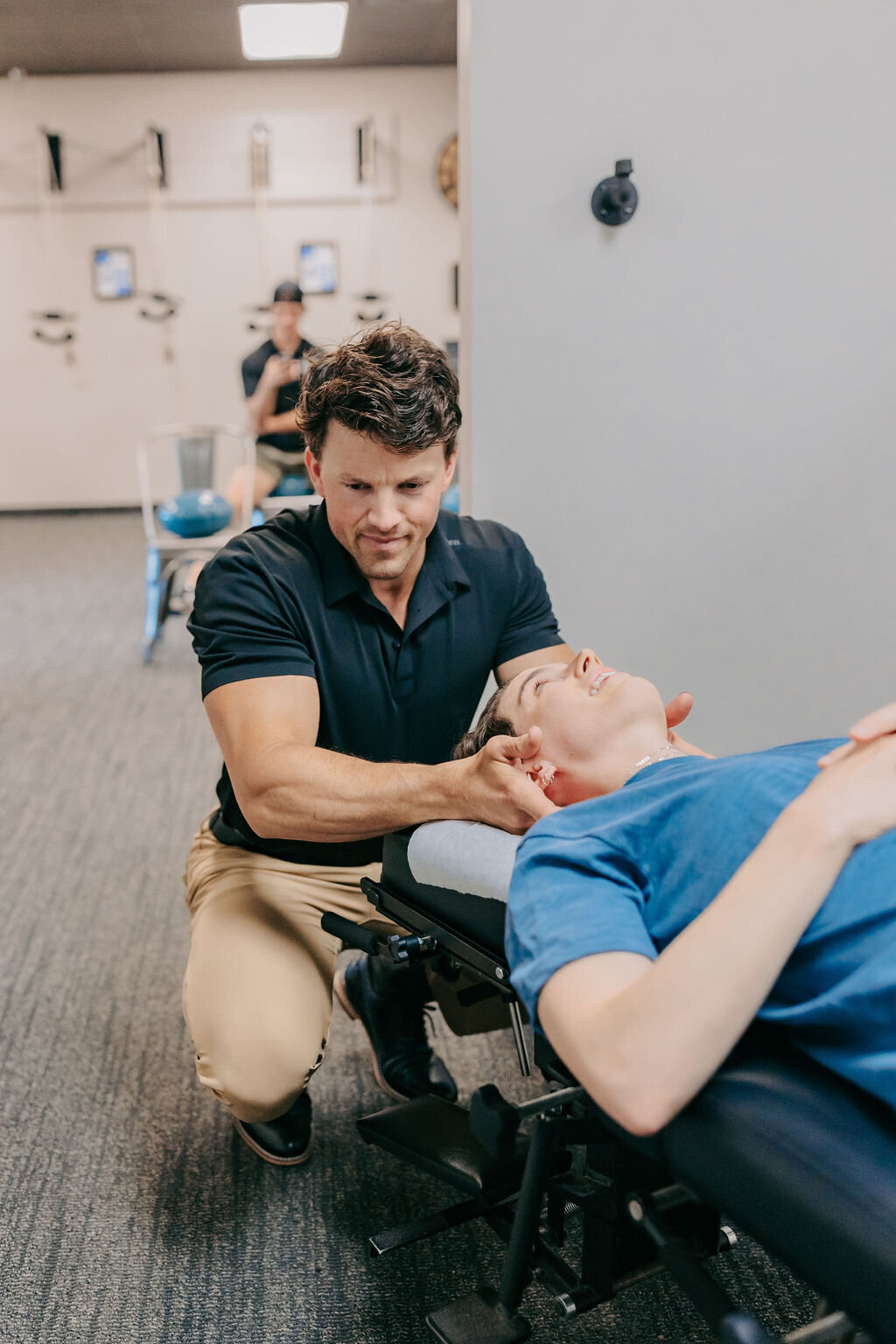 mn chiro adjusting girl's neck