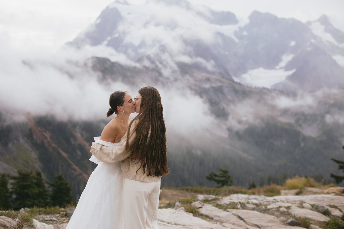 north-cascades-artist-point-elopement-photos-7