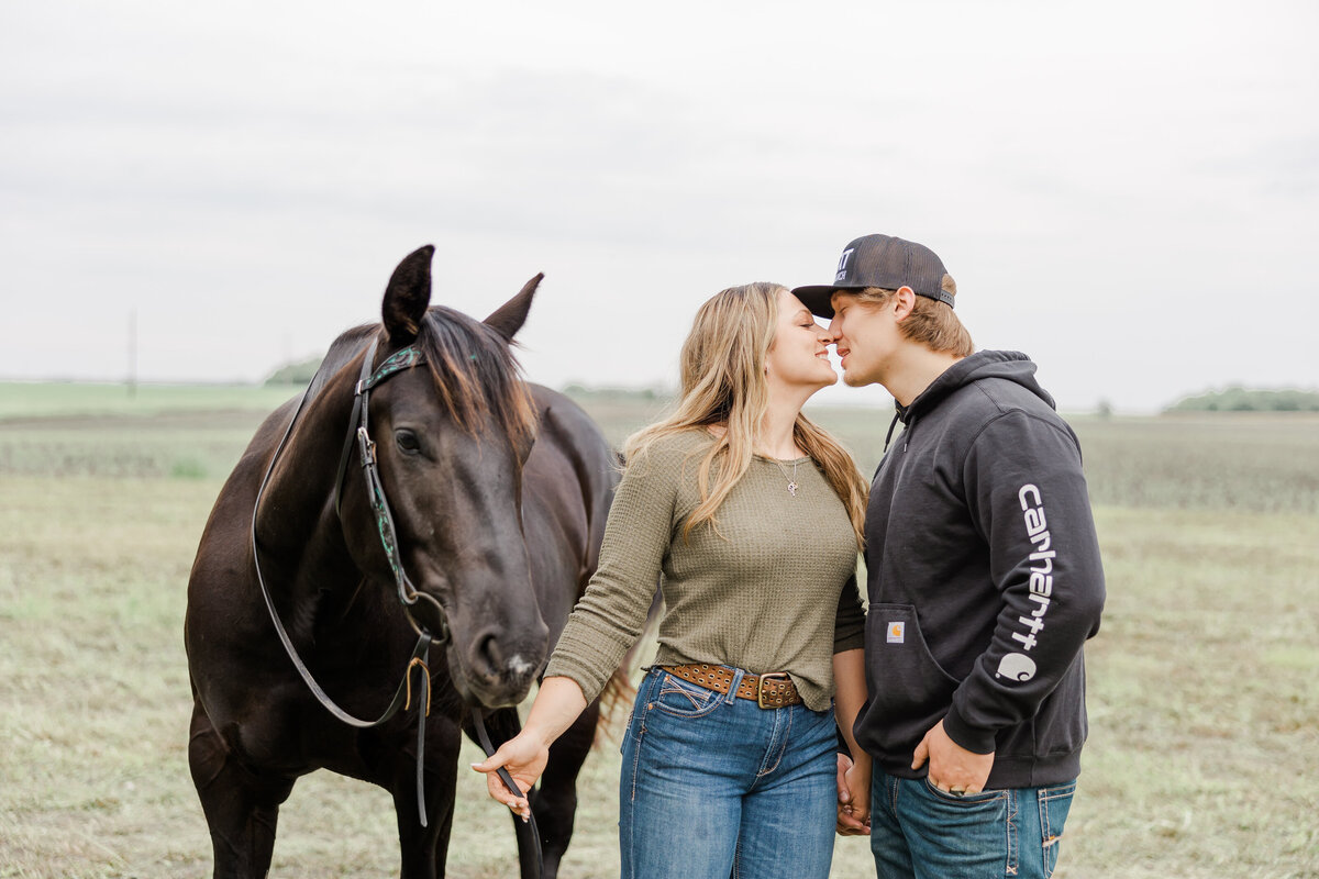 engagement-session-hutchingson-mn (142)