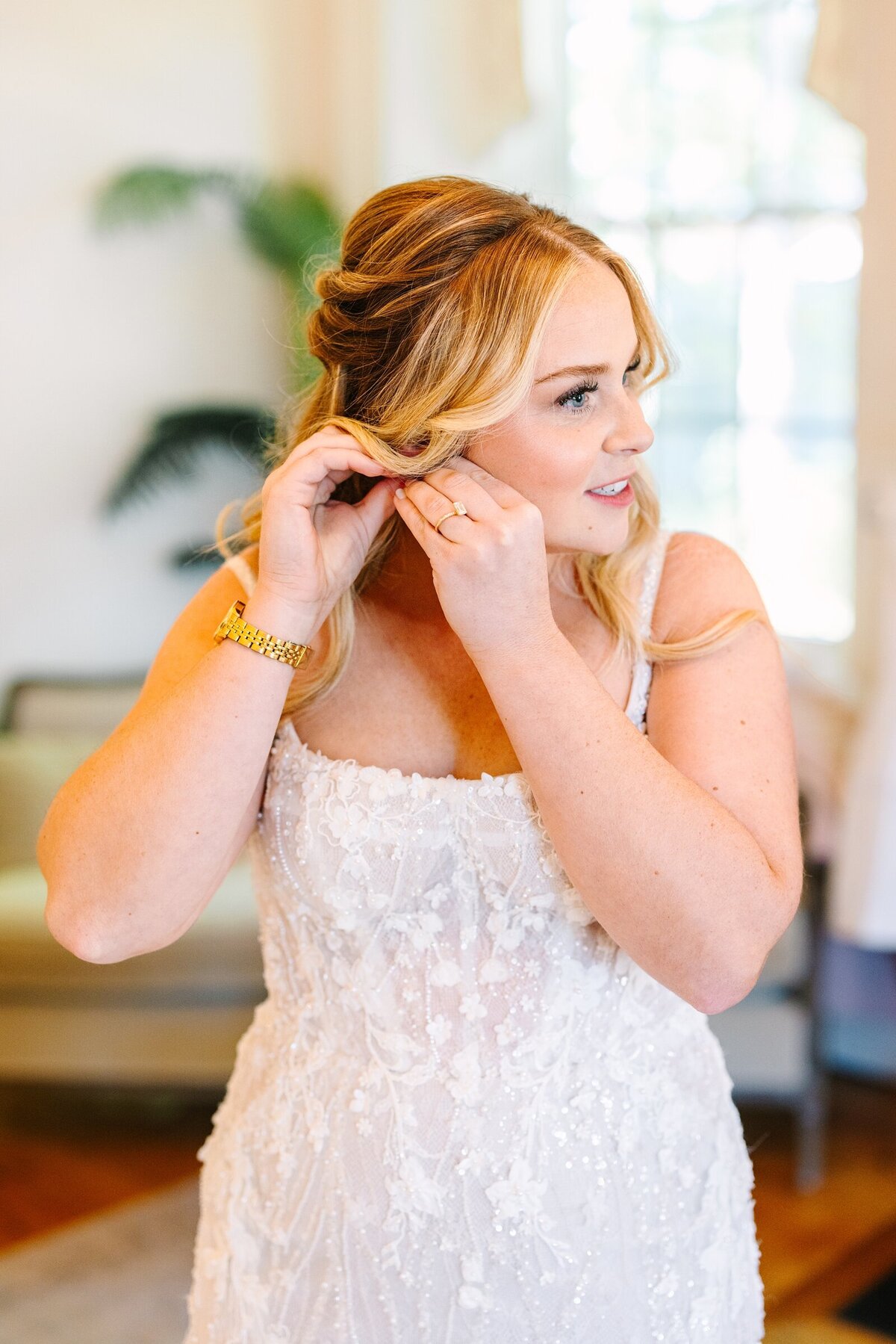 Vibrant_Palm_Springs_Inspired_Red_Barn_at_Outlook_Farm_Summer_Photography_Maine_Wedding_Photographer_0014