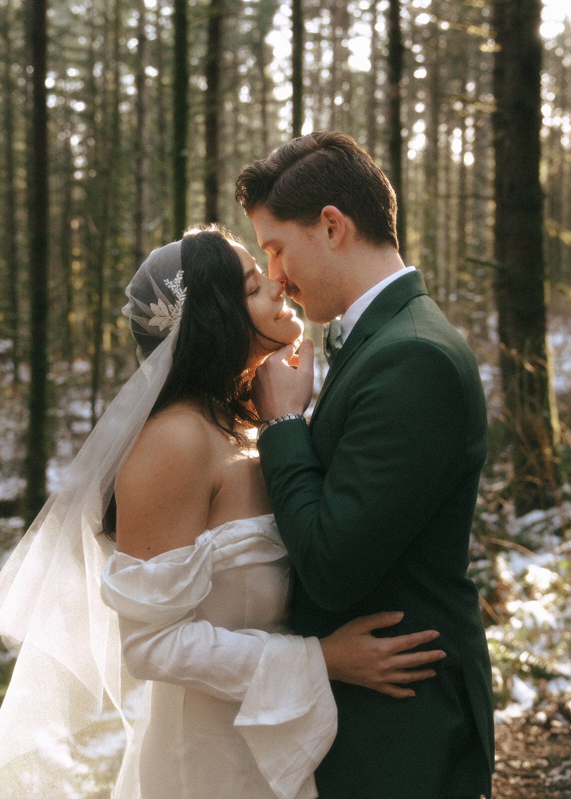 bc-vancouver-island-elopement-photographer-taylor-dawning-photography-forest-winter-boho-vintage-elopement-photos-29