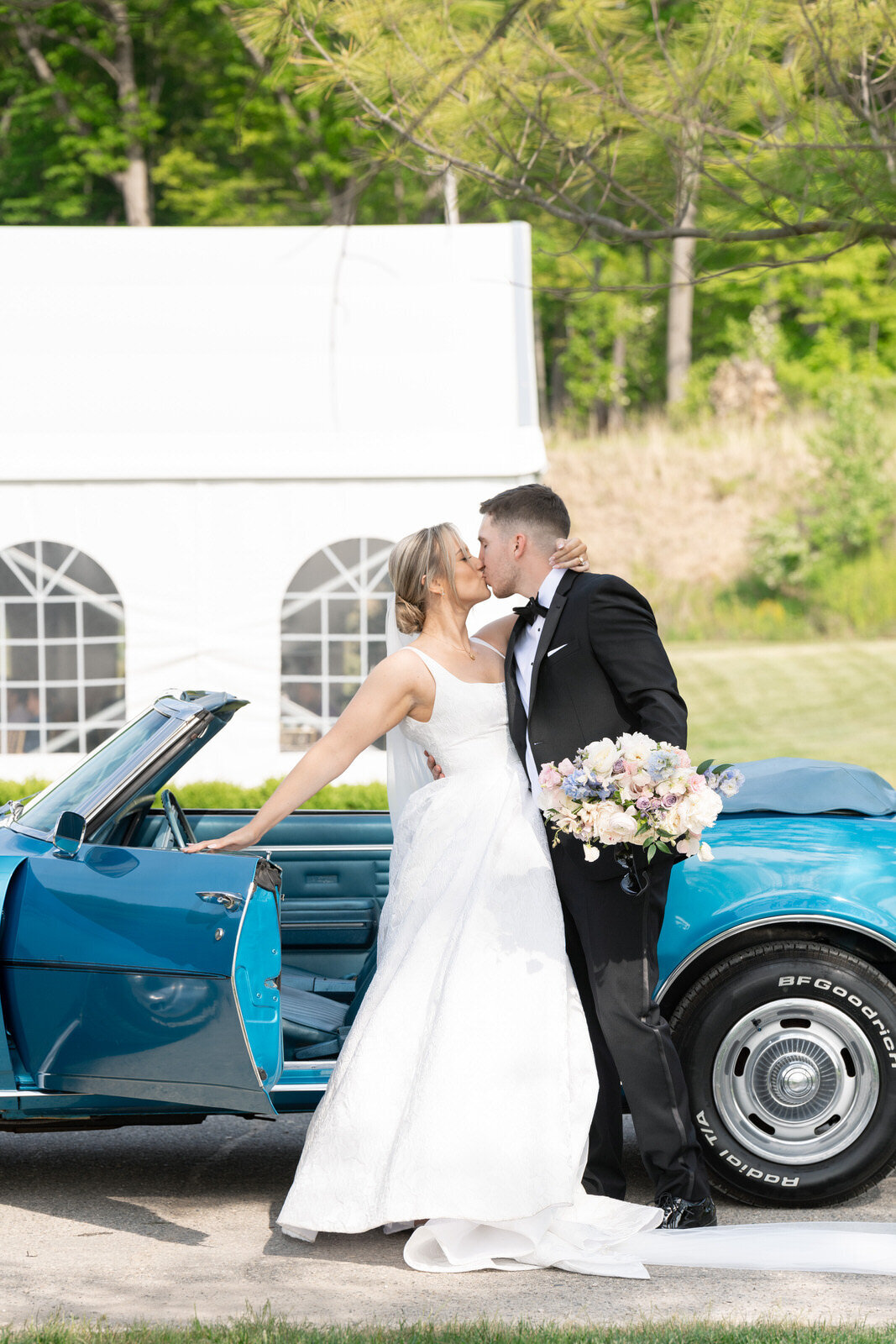 Waldenwoods-wedding-Howell-Michigan-Kaitlyn-Cole15