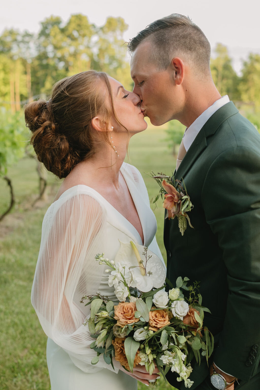 Michigan-Vineyard-Wedding (42)