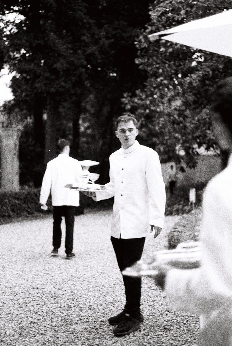 wedding-film-photography-cocktail-blackwhite-laurianevega