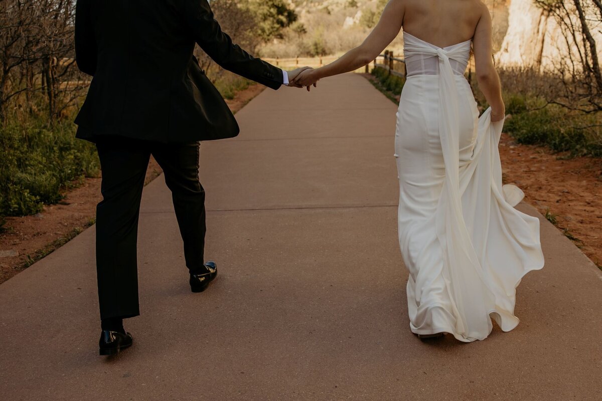 JessicaEric-Elopement- walking