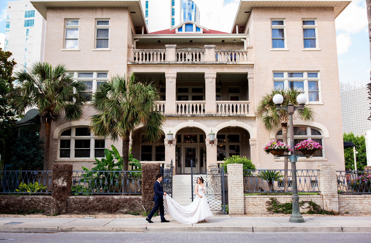 Claudia&LucioTXweddingLomonicoPhotography-3