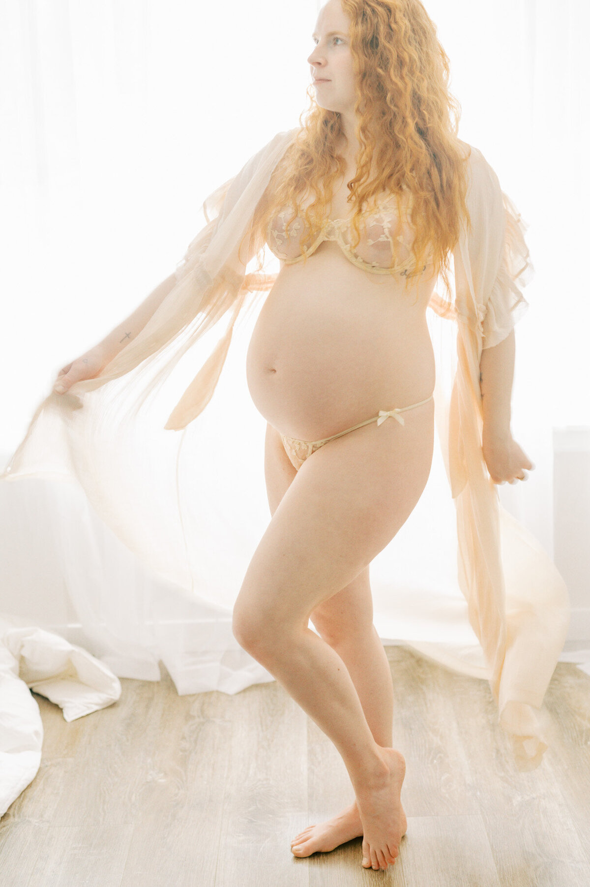 intimate-maternity-boudoir-session-103