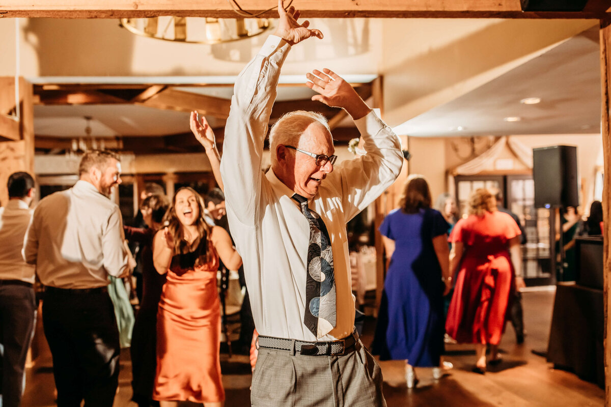 New_Hampshire_Wedding_Photographer_Bedford_Village_Inn-89