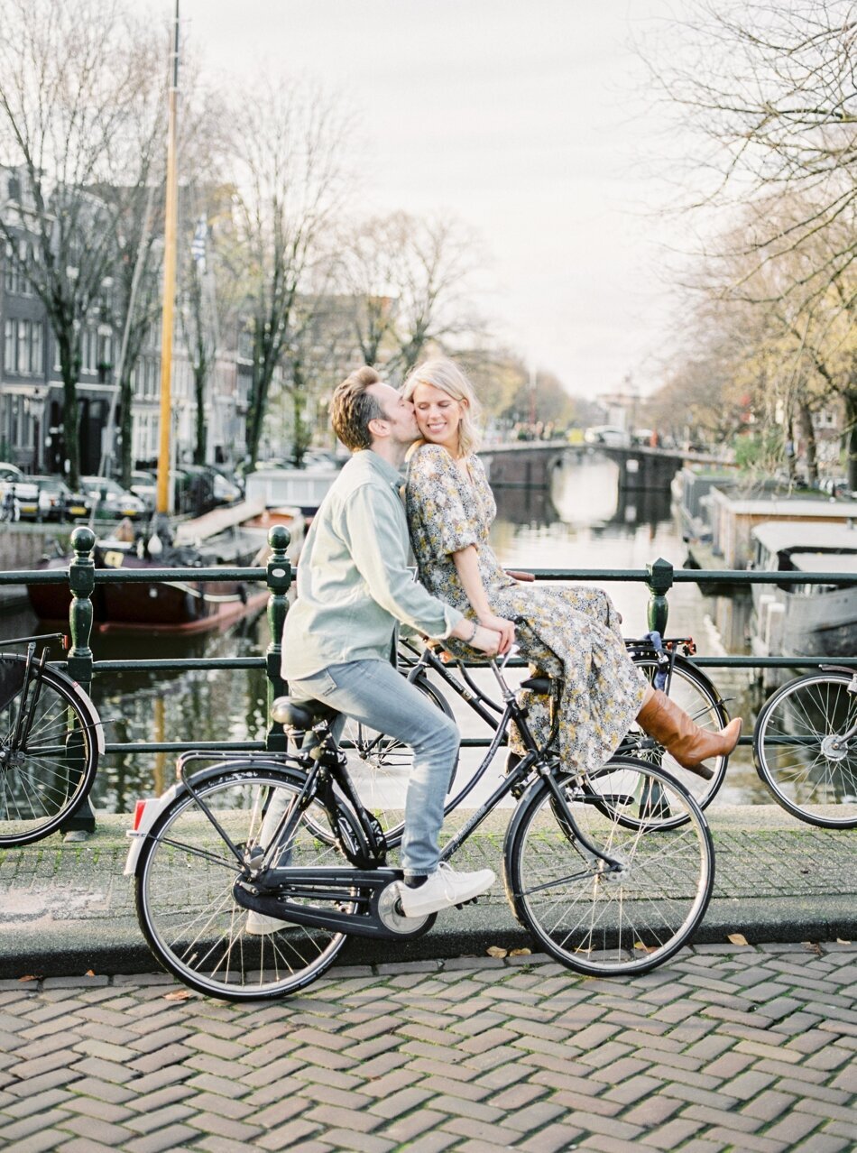 Engagement photos in Amsterdam by Fine Art Photographer Michelle Wever Photography_0016