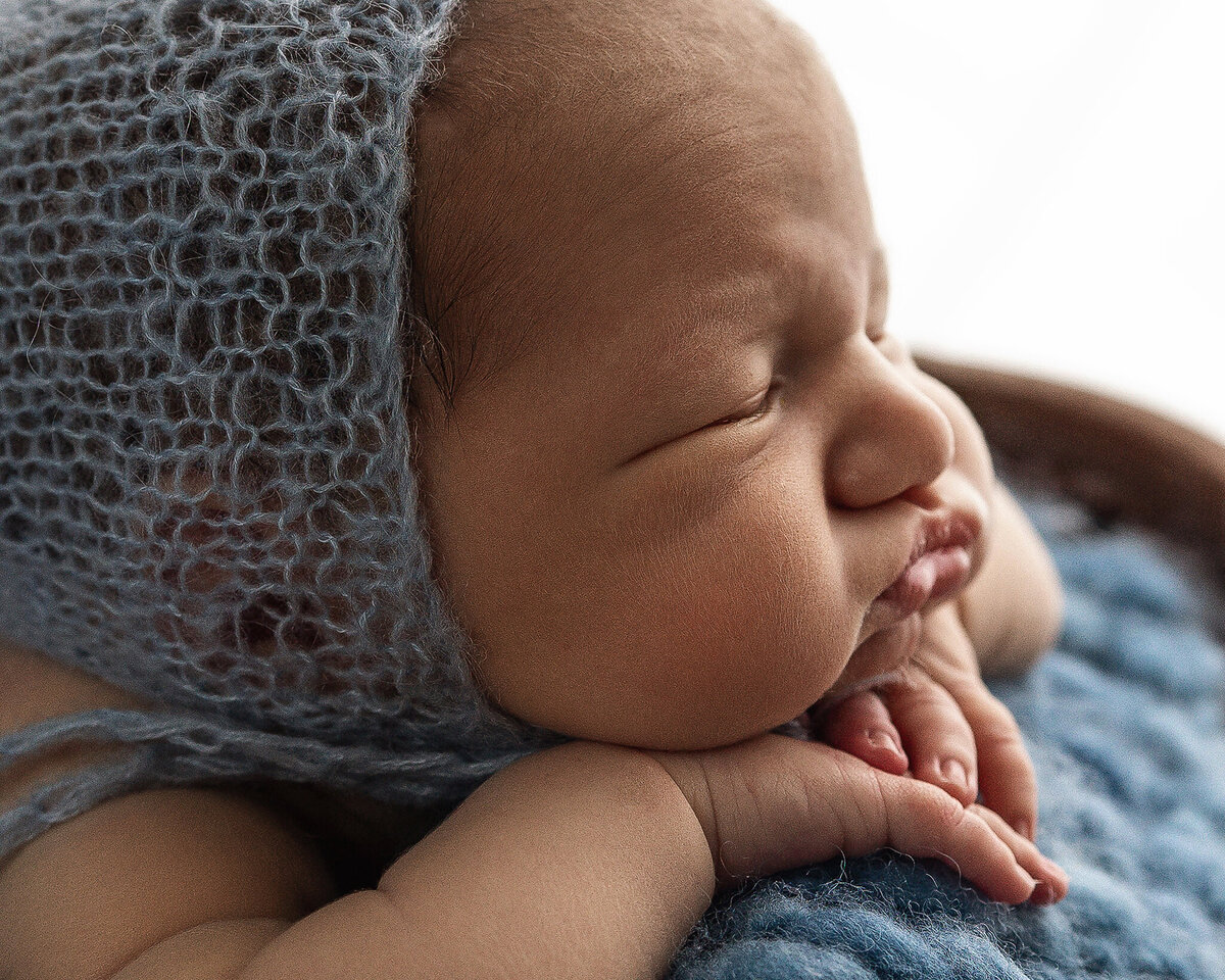 baby-boy-newborn-blue-beanie