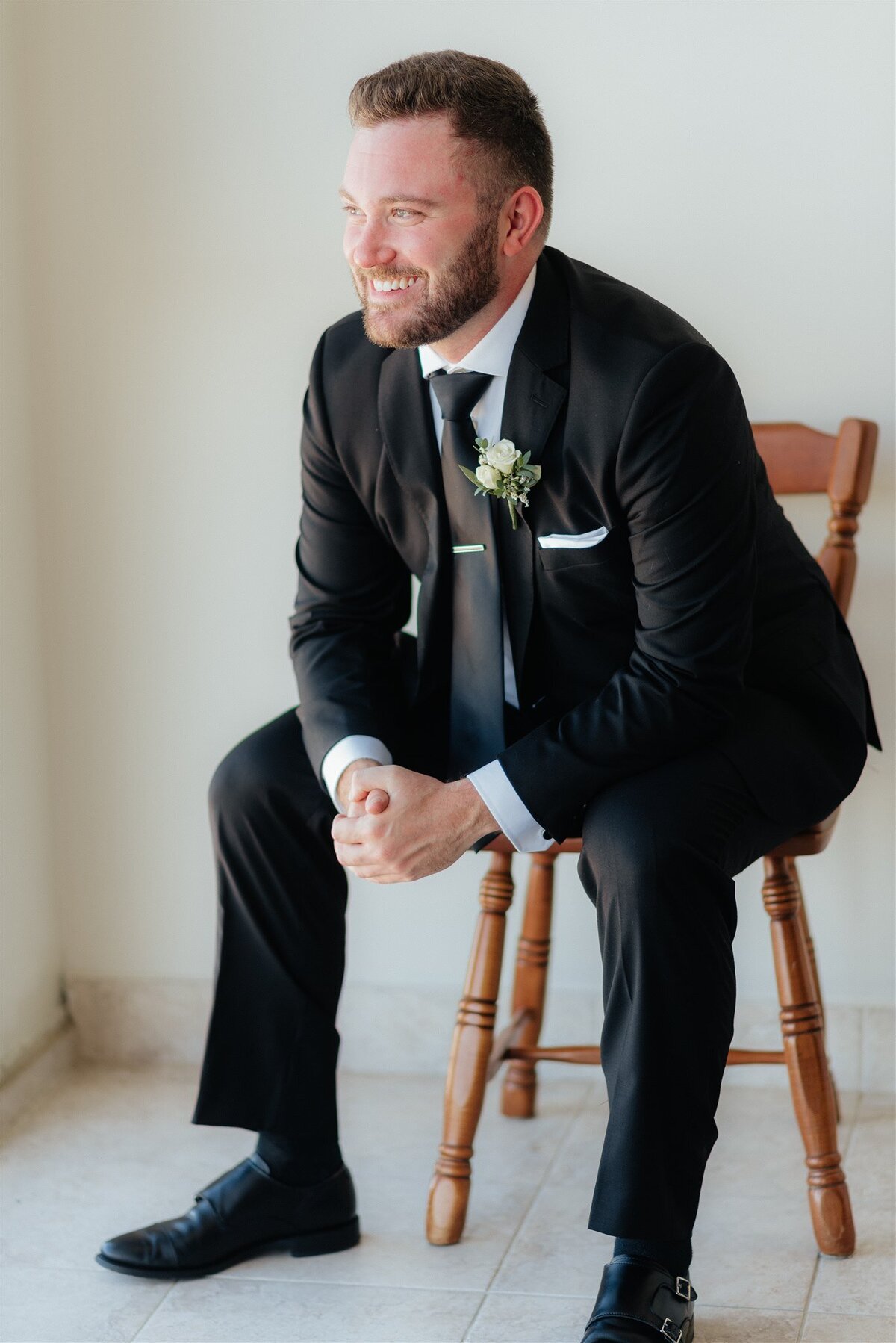 Sarah & Johnathan Wedding Sneak Peek-6