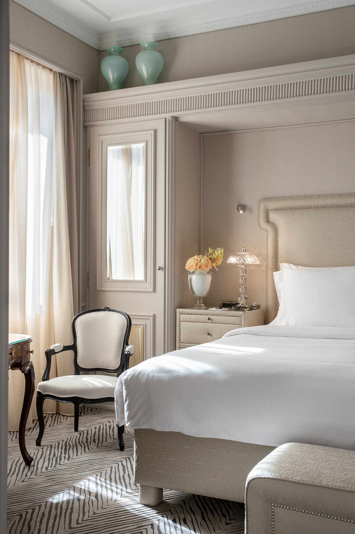 Waterstone - Hassler Collection - Hotel Hassler -Rome - Luxury Boutique Hotel - Executive Suite ( 9 ) - Hassler Roma - 300 dpi