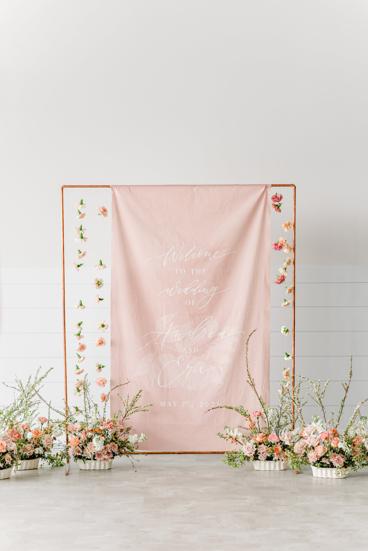 floral-and-field-design-bespoke-wedding-floral-styling-calgary-alberta-peach-kiss-editorial-tablescape-21