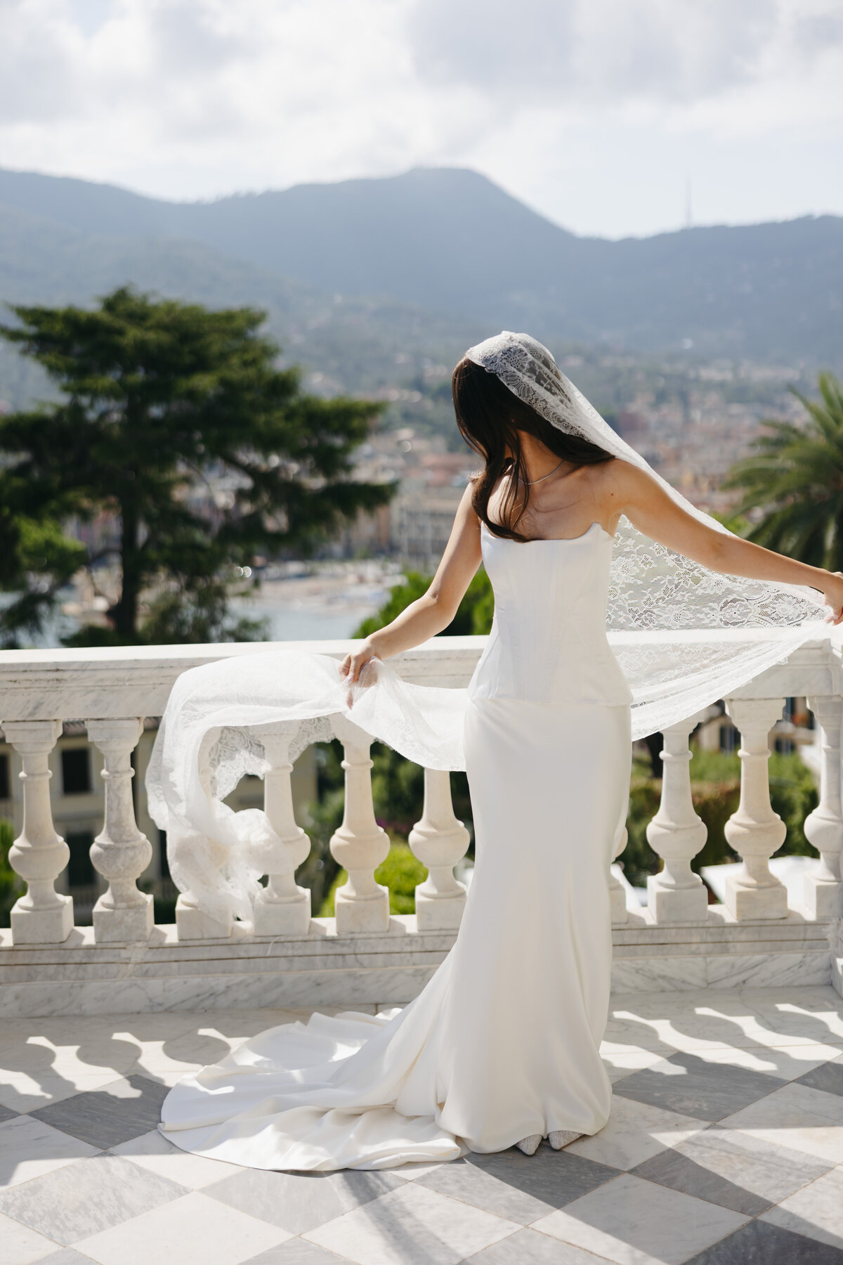 Cacie_Carroll@CacieCarrollPhotography_KriziaandNick_WeddingDayatVillaDurazzo_SantaMargheritaItaly-238