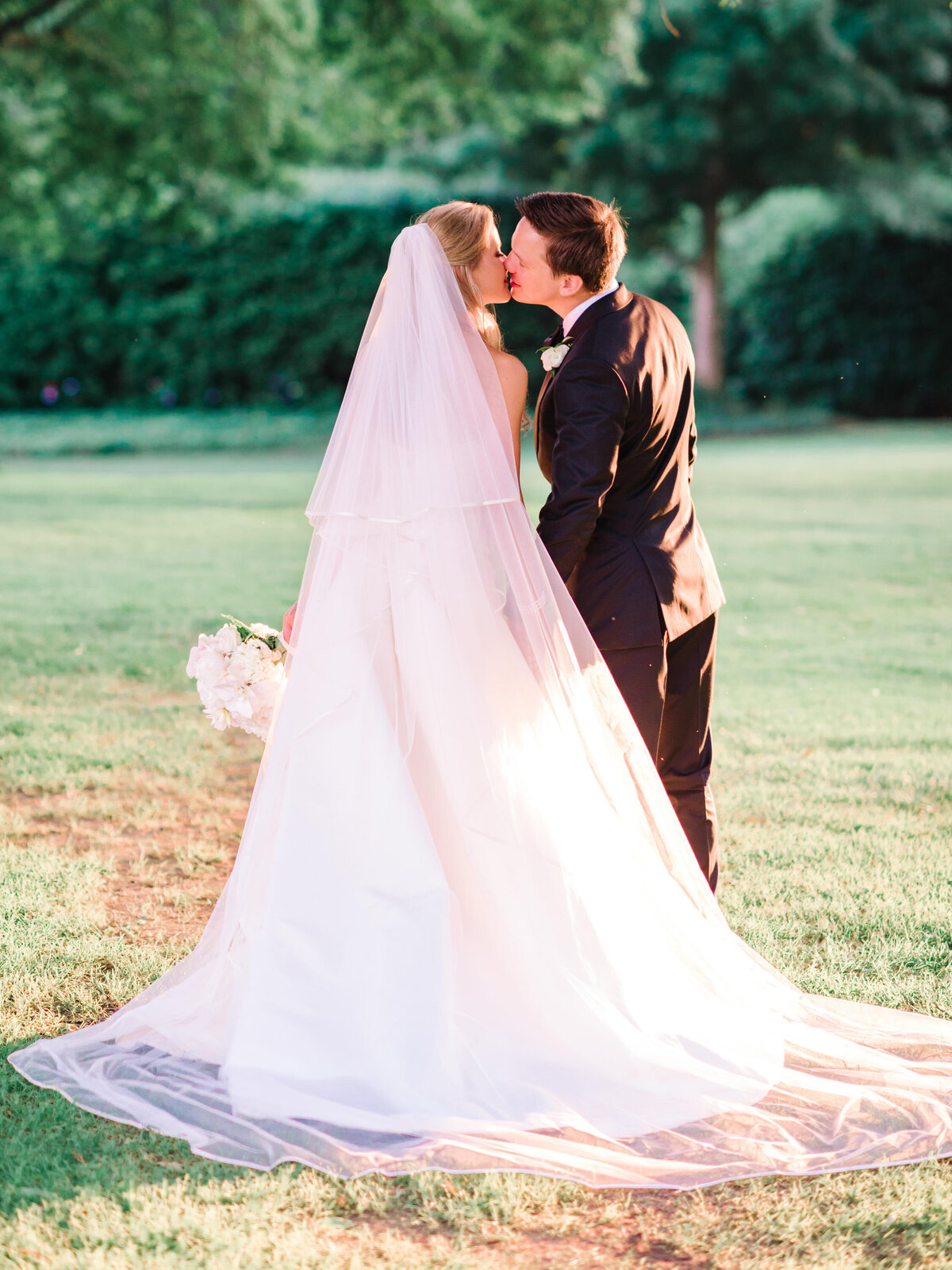 Charlotte Country Club Wedding Photo Ideas | Best Wedding Photographers in the World_-71