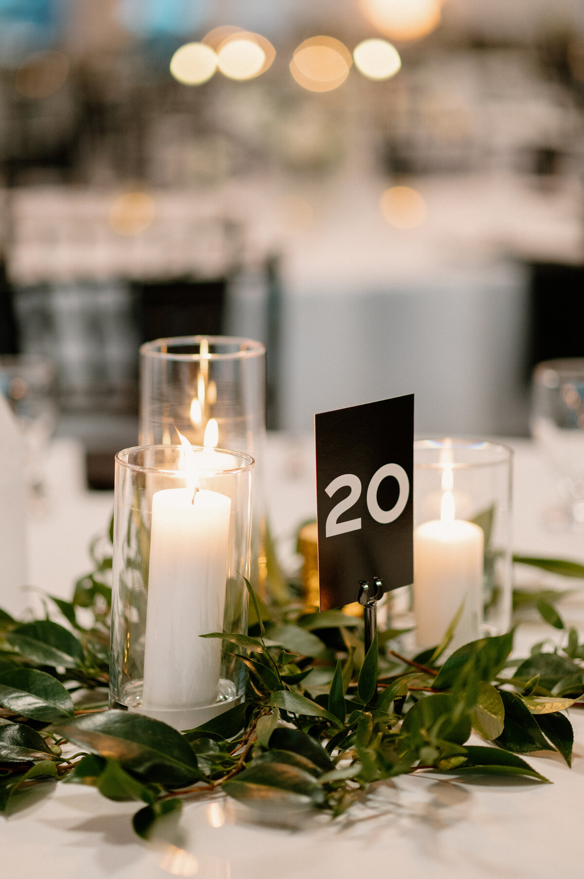 simple-elegant-wedding-table-decor
