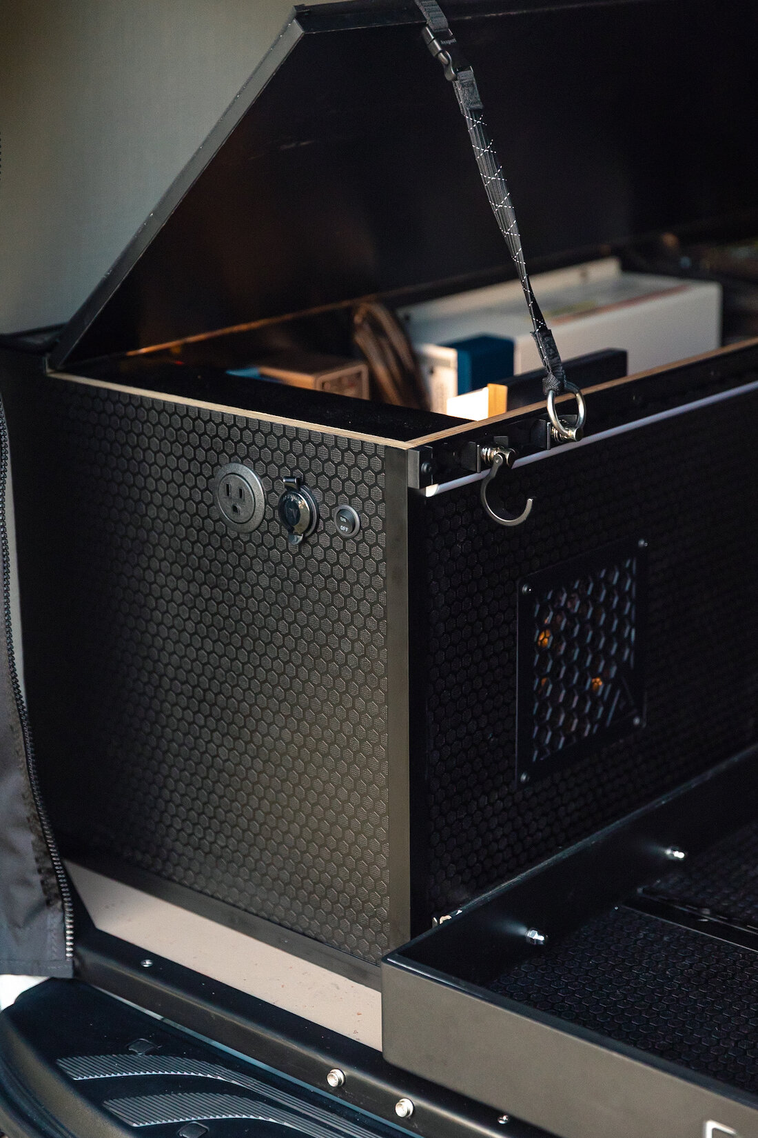 4_PawPrintsPitStops250918_BMV_SlowFastcreative_0840