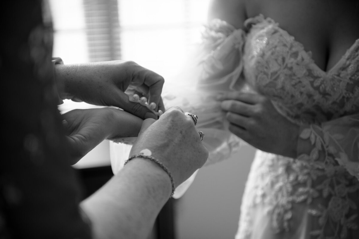 Storytelling Elopement Photography