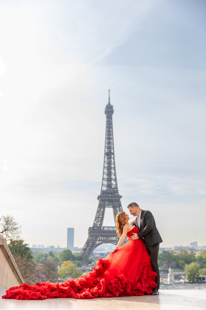 Trocadero couple photography Paris, red princess dress, Eiffel Tower backdrop, professional photo session