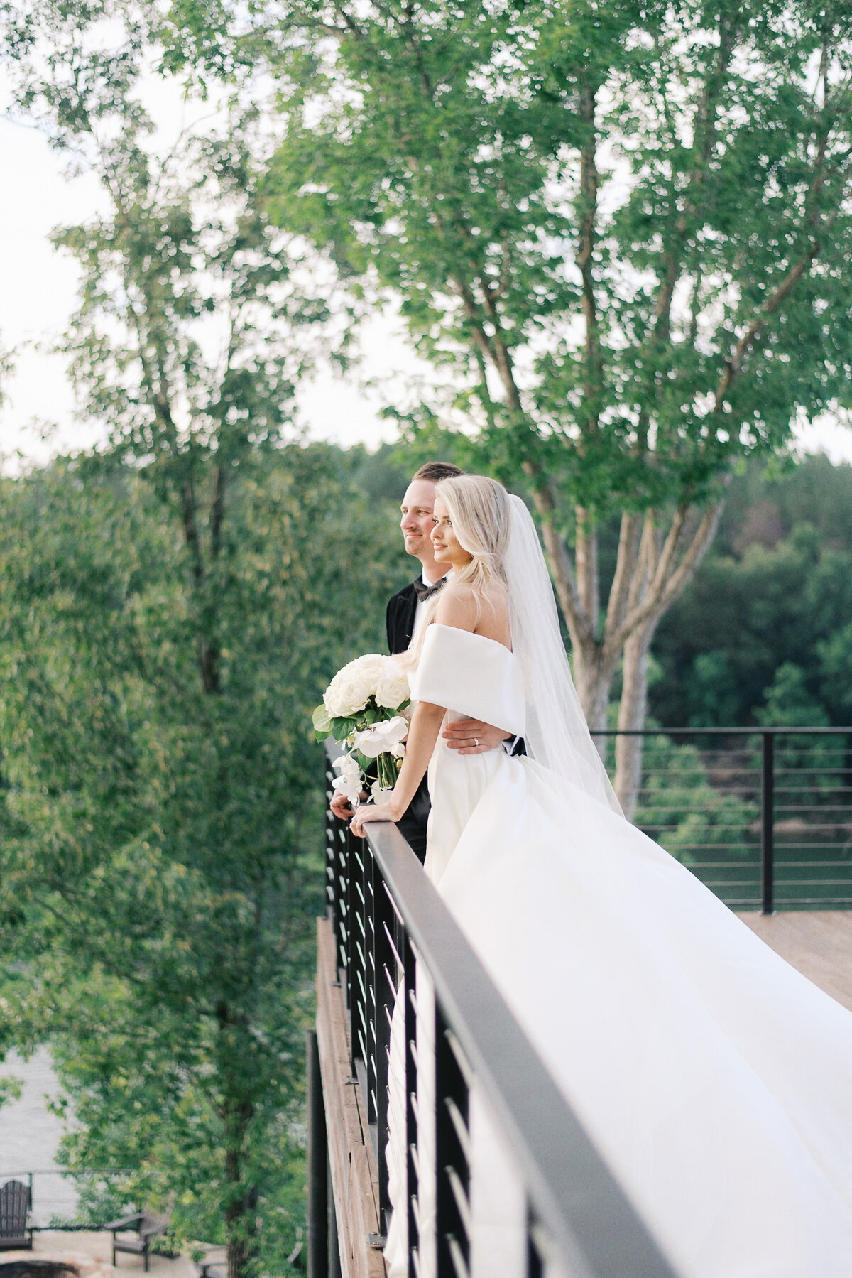 Barn at Smith Lake Wedding Photographer-63