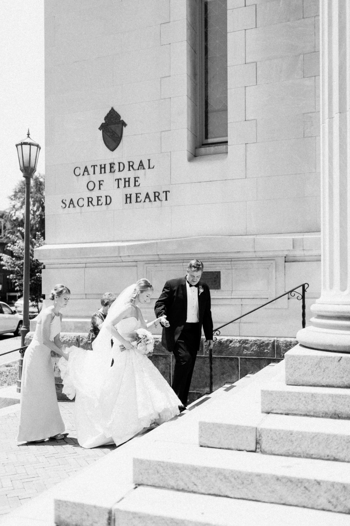 27_cathedral_of_the_sacred_heart_richmond_wedding