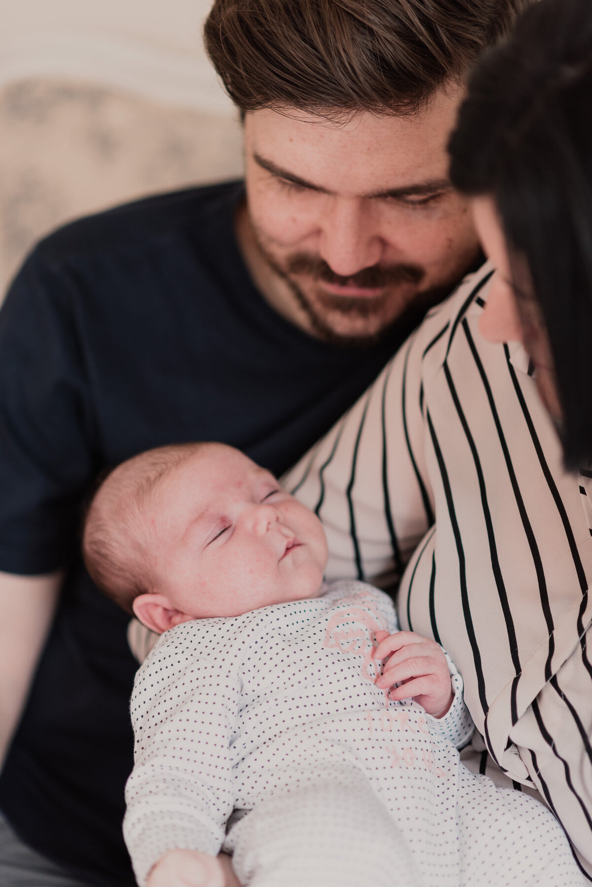 newborn-baby-relaxed-lifestyle-natural-family-photography-110