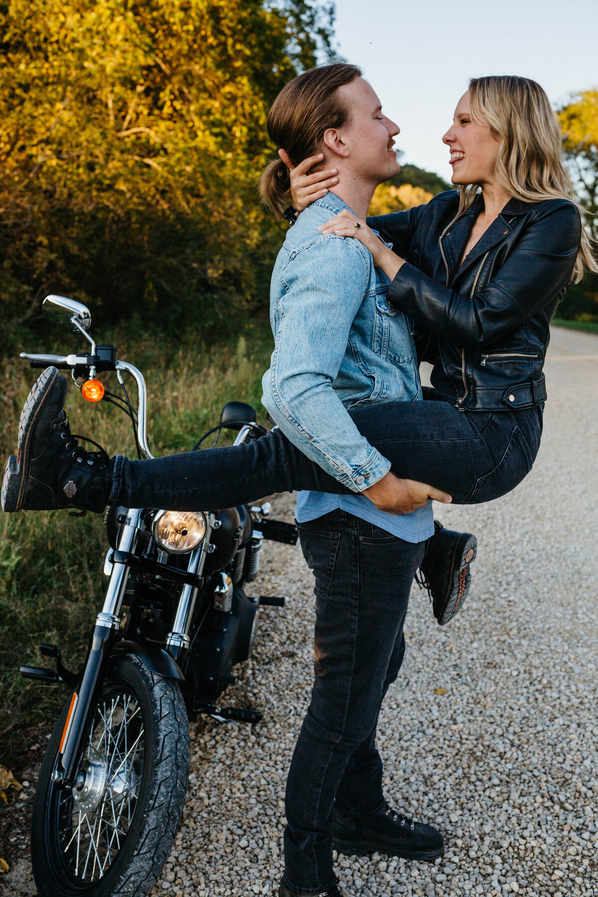 couple-with-motocycle