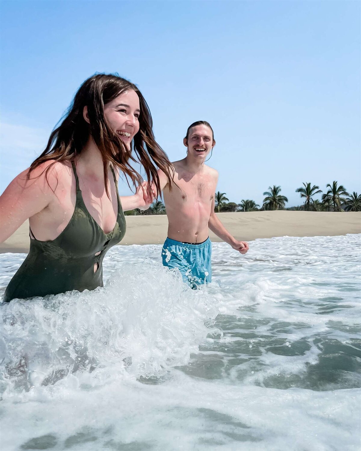 Photographer-for-Puerto-Escondido-Oaxaca-Mexico-Adventure-Luxe-Beach-Elopement-Wedding-Experience-Soul-and-Sky-Weddings-4