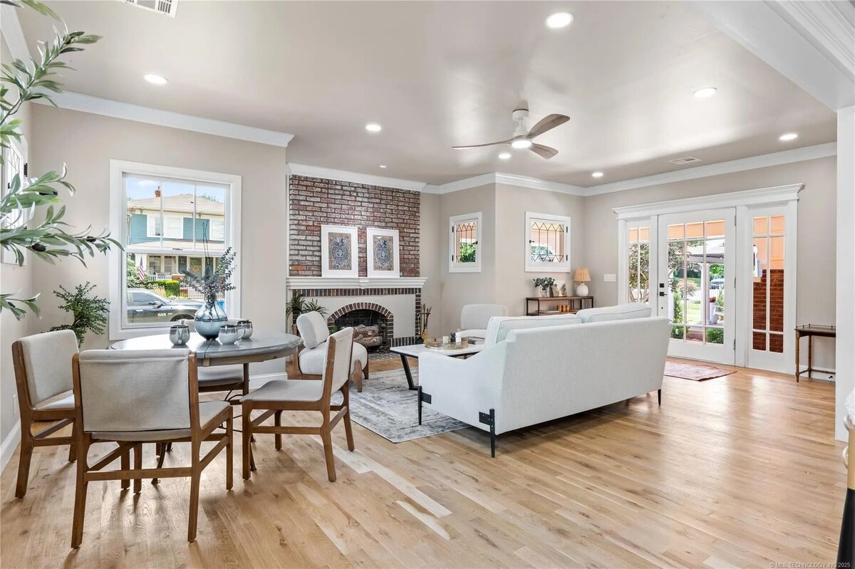 S. Norfolk Realtor Staging Great Room 2