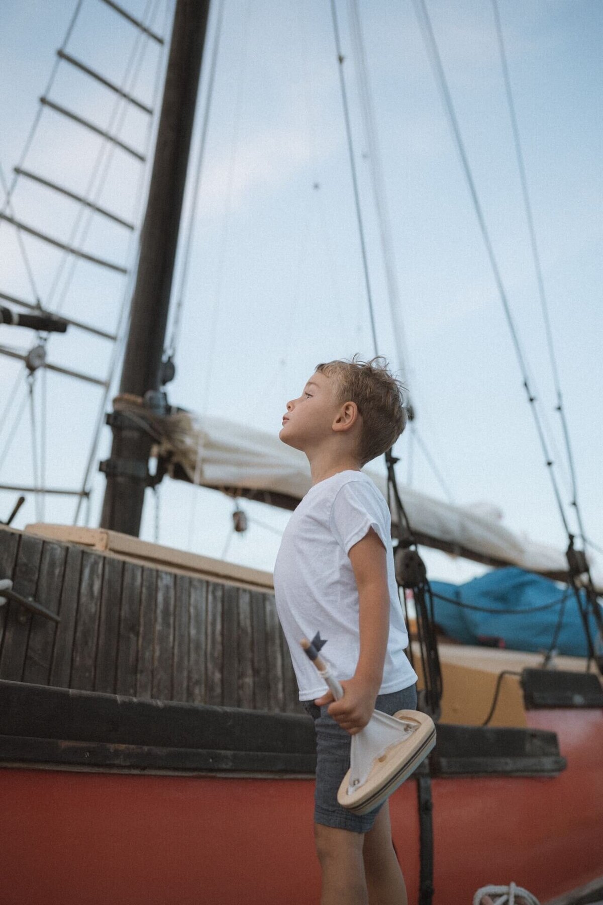 sailboat-lifestyle-family-photos