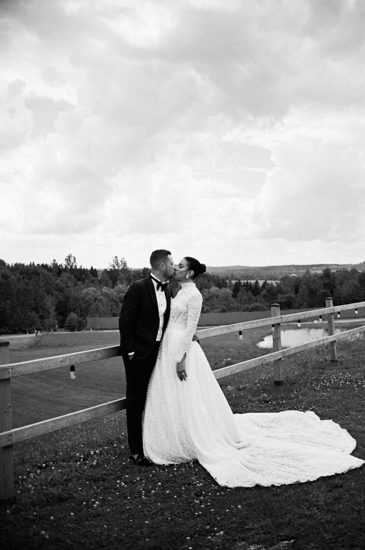 515-Mount-Alverno-Luxury-Resorts-Toronto-Canada-Stefanie-Mark-Wedding-28