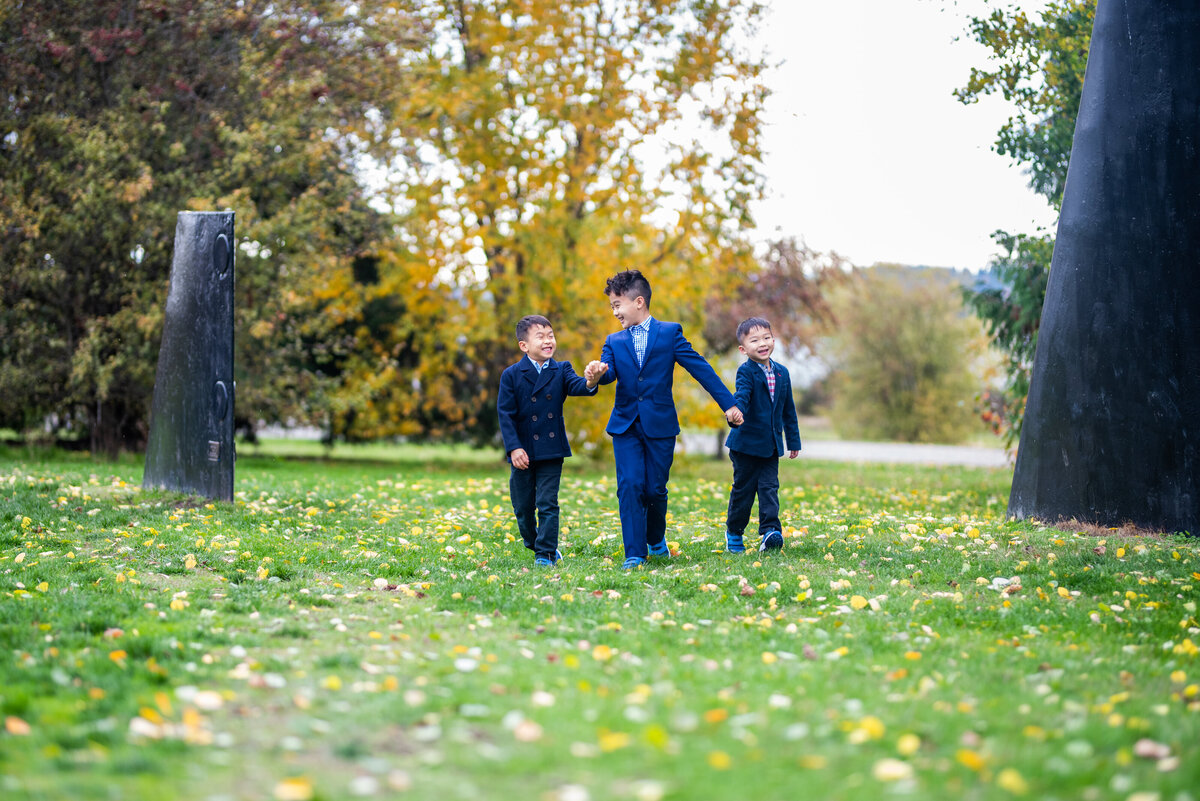 Magnuson Park Fall Family Mini Sessions | Woodland & Lakefront | Seattle Photographer | Heleyna Holmes Photography_0001