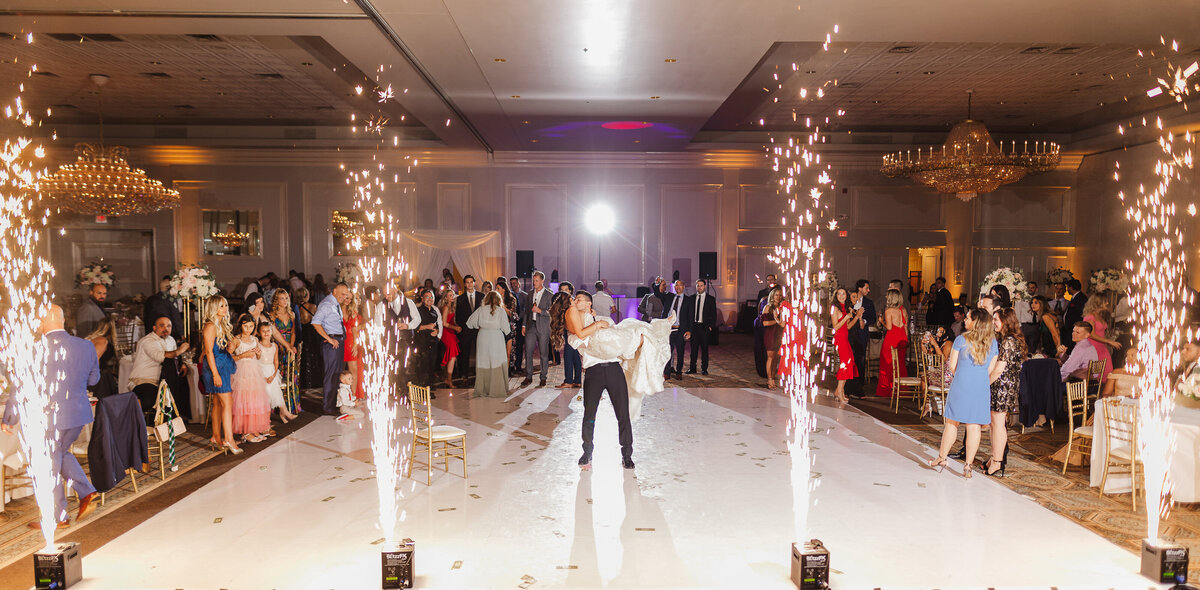 Lauren-Ashley-Studios-Chicago-Wedding-Photographer-Drury-Lane-Oakbrook-Cantigny-Park-152