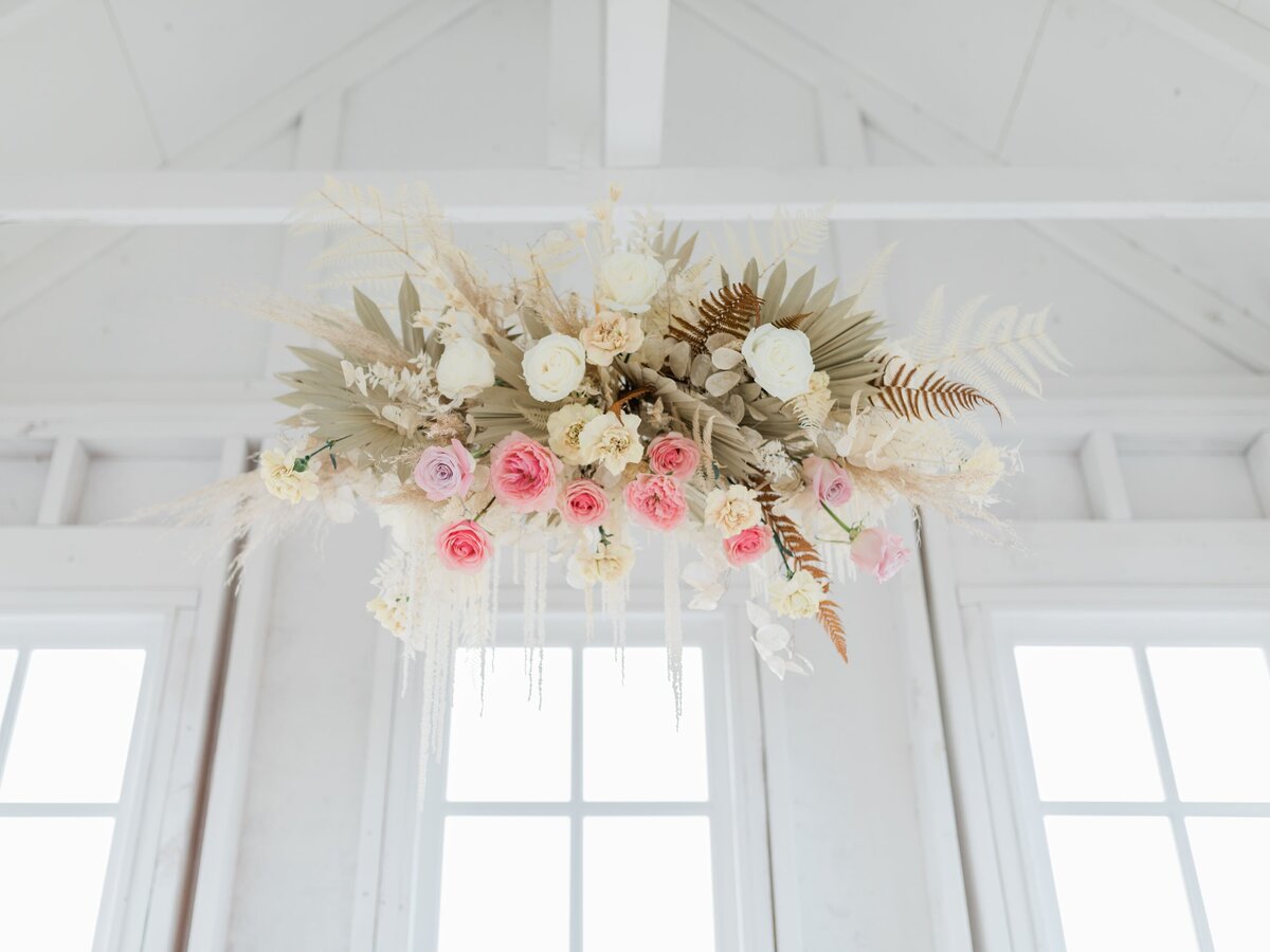 pink-neutral-wedding-florals-greenbluff.jpeg