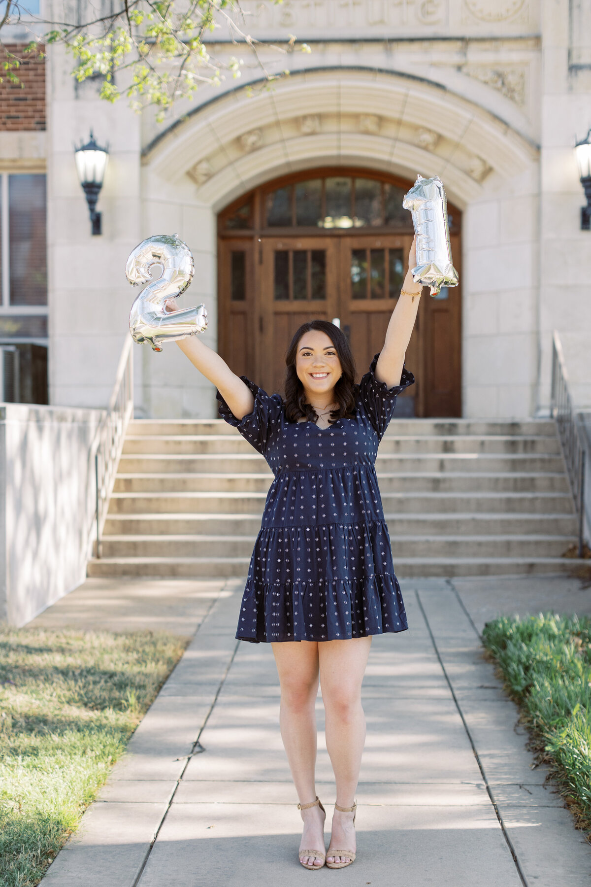 Lindsey-College-Graduation-Portraits-150