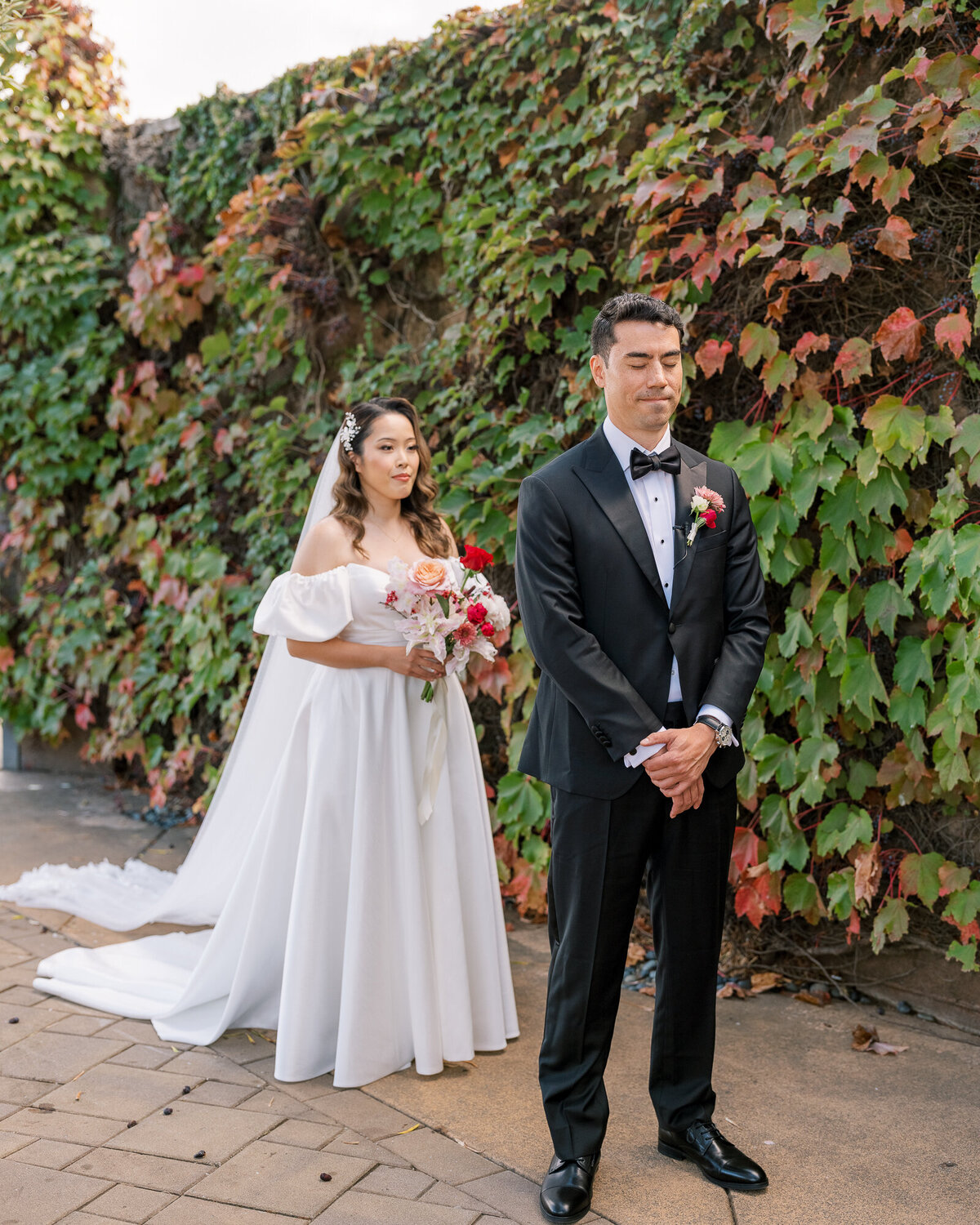 First look at Sonoma autumn wedding
