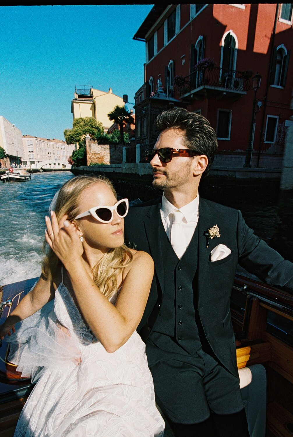 venice-elopement-photographer-editorial-film-35mm-wedding-fashion_0161