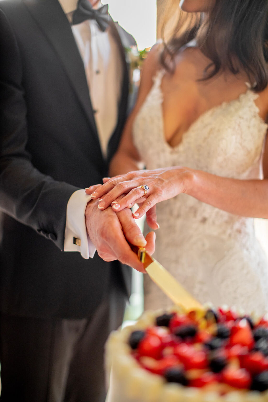 contemporary black and white wedding on kalimnos island (1)