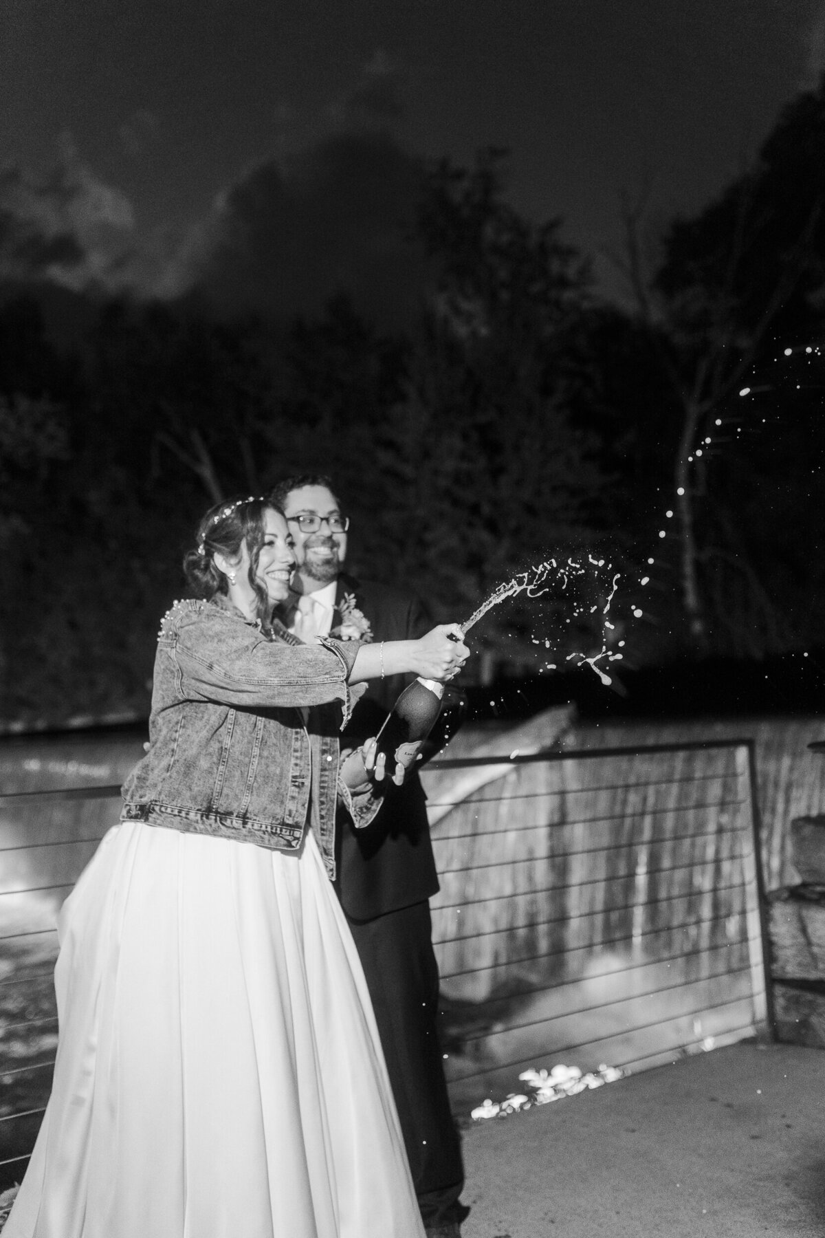 SarahAndrew_WeddingPreview_96_20240630__KG_1459
