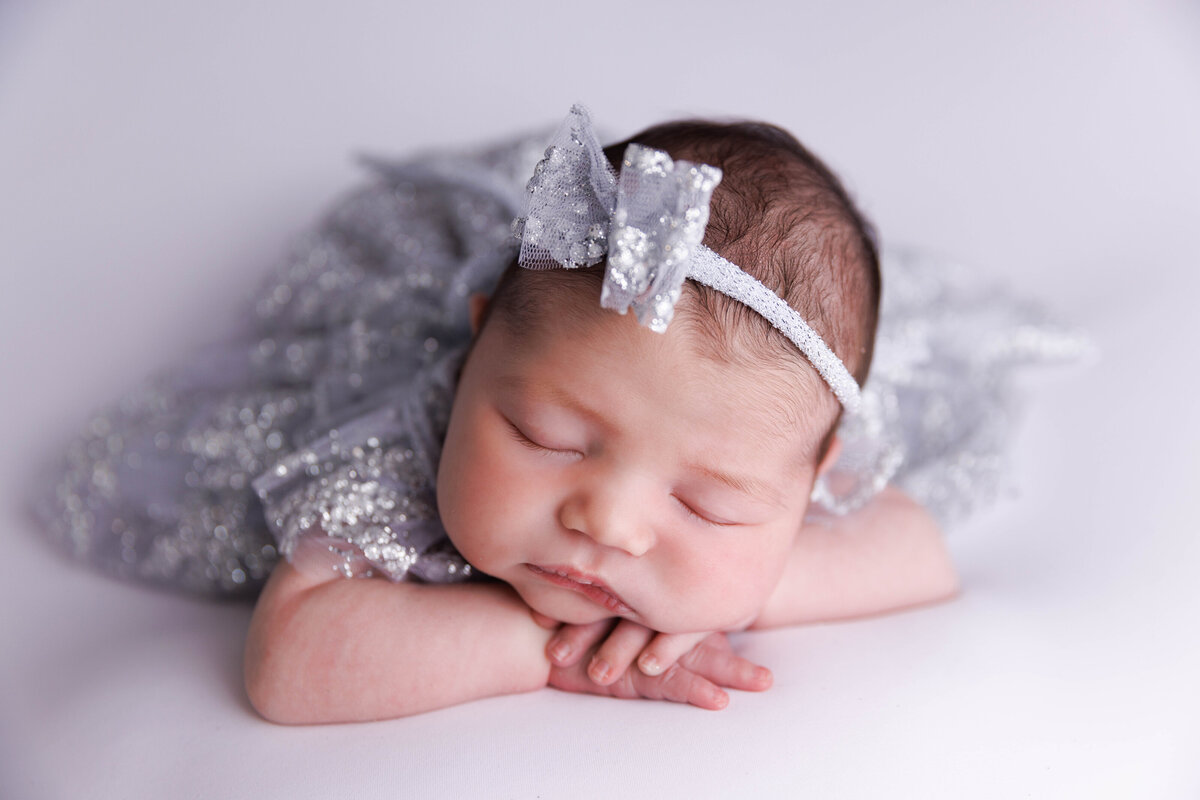 newborn-bow-dress-girl