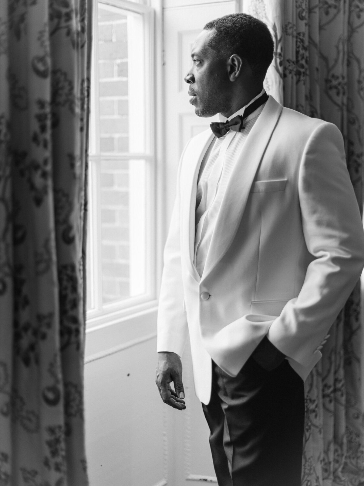 Kayla Stoate Photography Ardington House Wedding Editorial Bridal Couple Oxford _92A6832-2