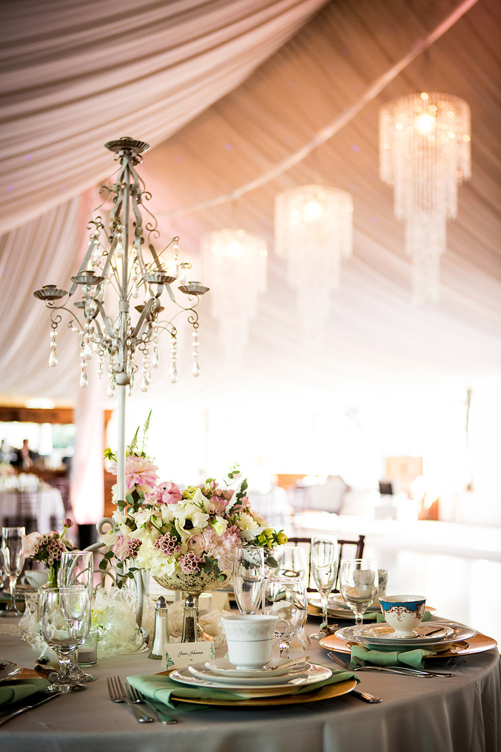 Twin Oaks wedding photos beautiful pink and white flowers