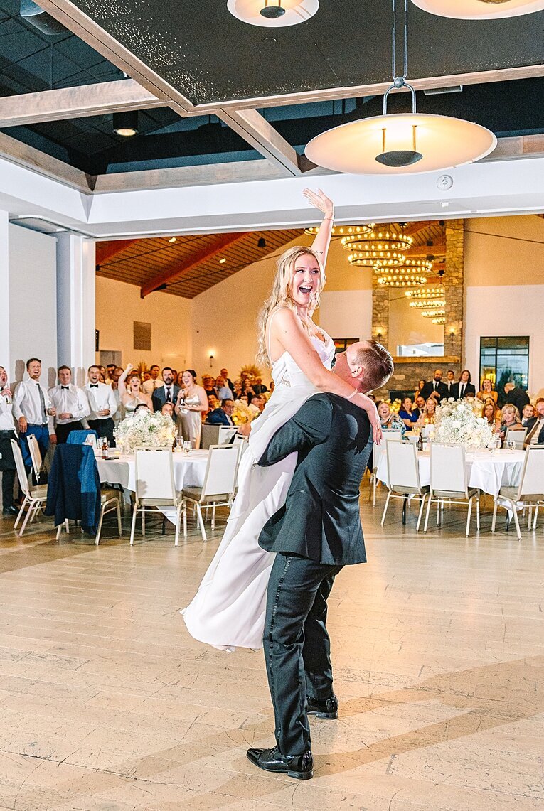bay-pointe-woods-shelbyville-grand-rapids-michigan-wedding-photographer_0025