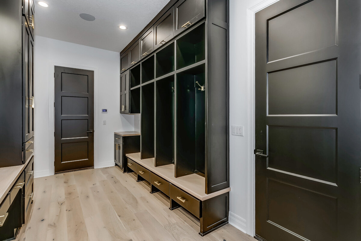 4 Wheatfield Ct Hesston KS-print-022-015-Mudroom-4200x2800-300dpi