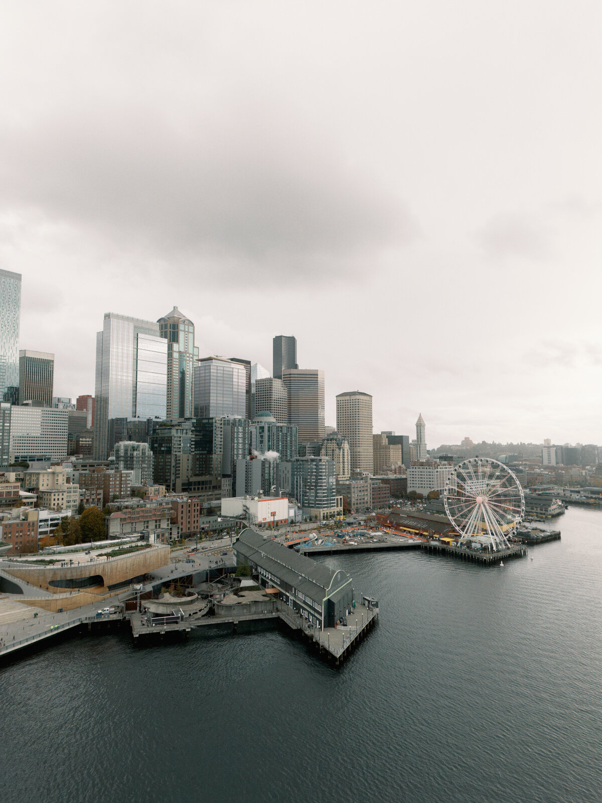 best-seattle-wedding-photographers-the-tenneys-at-washington-athletic-club-01