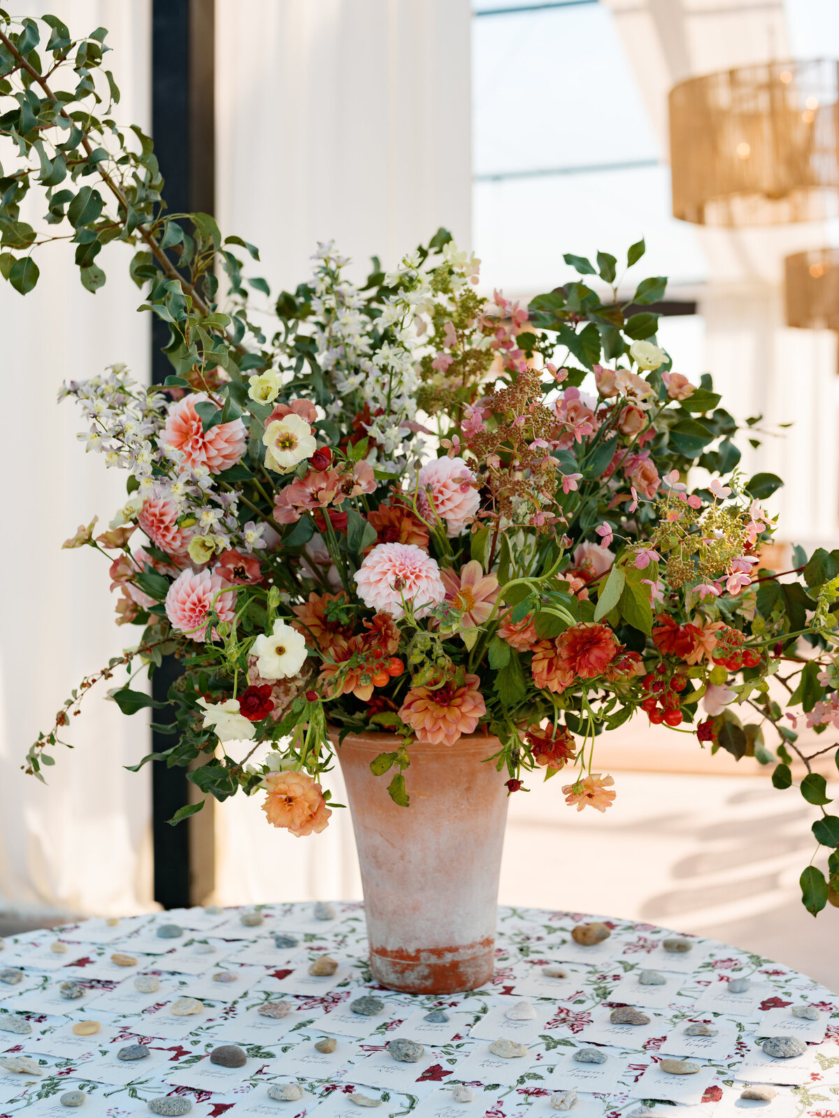 Marthas-vineyard-wedding-planner-kg-events-design-luxury-destination-weddings-private-events-corporate-events-aquinnah-ma-event-designer-outermost-inn-outdoor-tented-wedding-reception-black-frame-tent-4