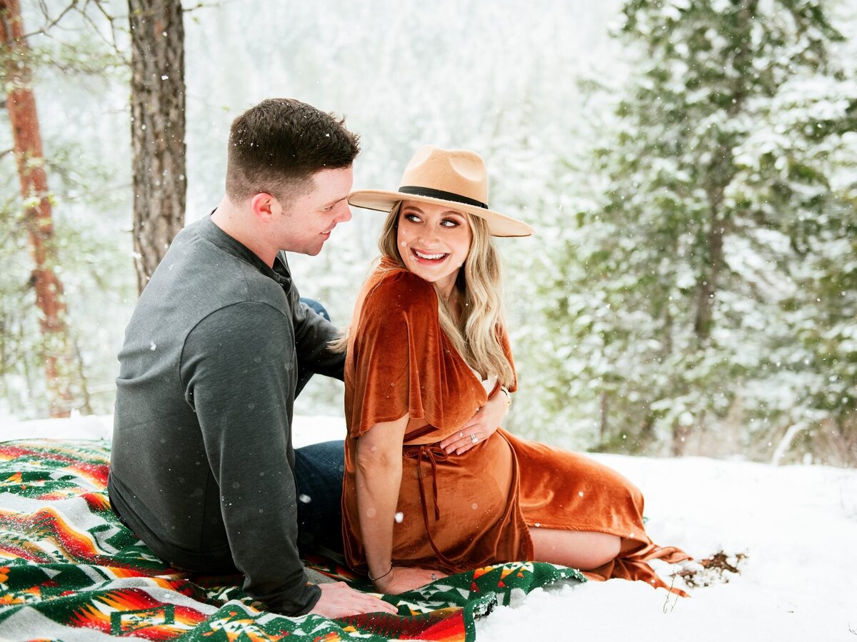 Cle Elum Maternity Photographer