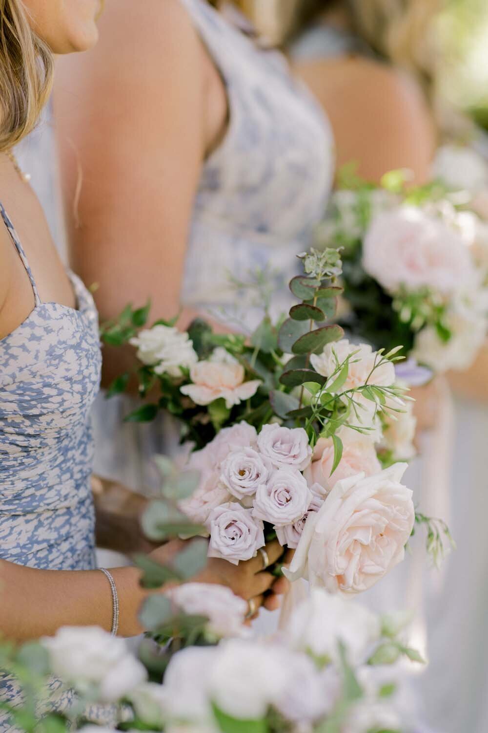 Alexandra & John romantic blush and lavender wedding by the Annecy Lake - Veronique Lorre floral designer - The Komans photography8