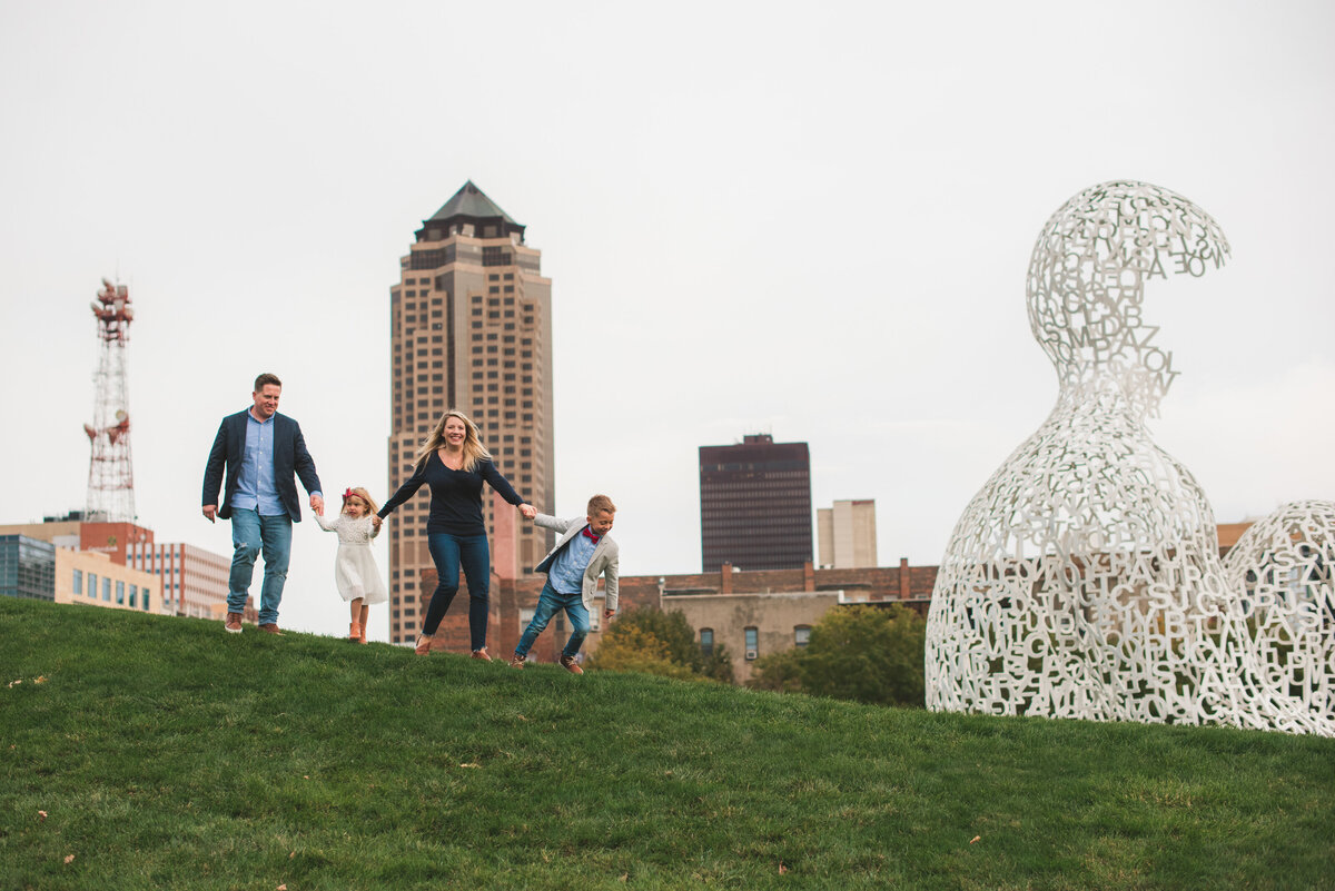 Des-Moines-Iowa-Family-Photographer-Theresa-Schumacher-Photography-Fall-Sculpture-Park