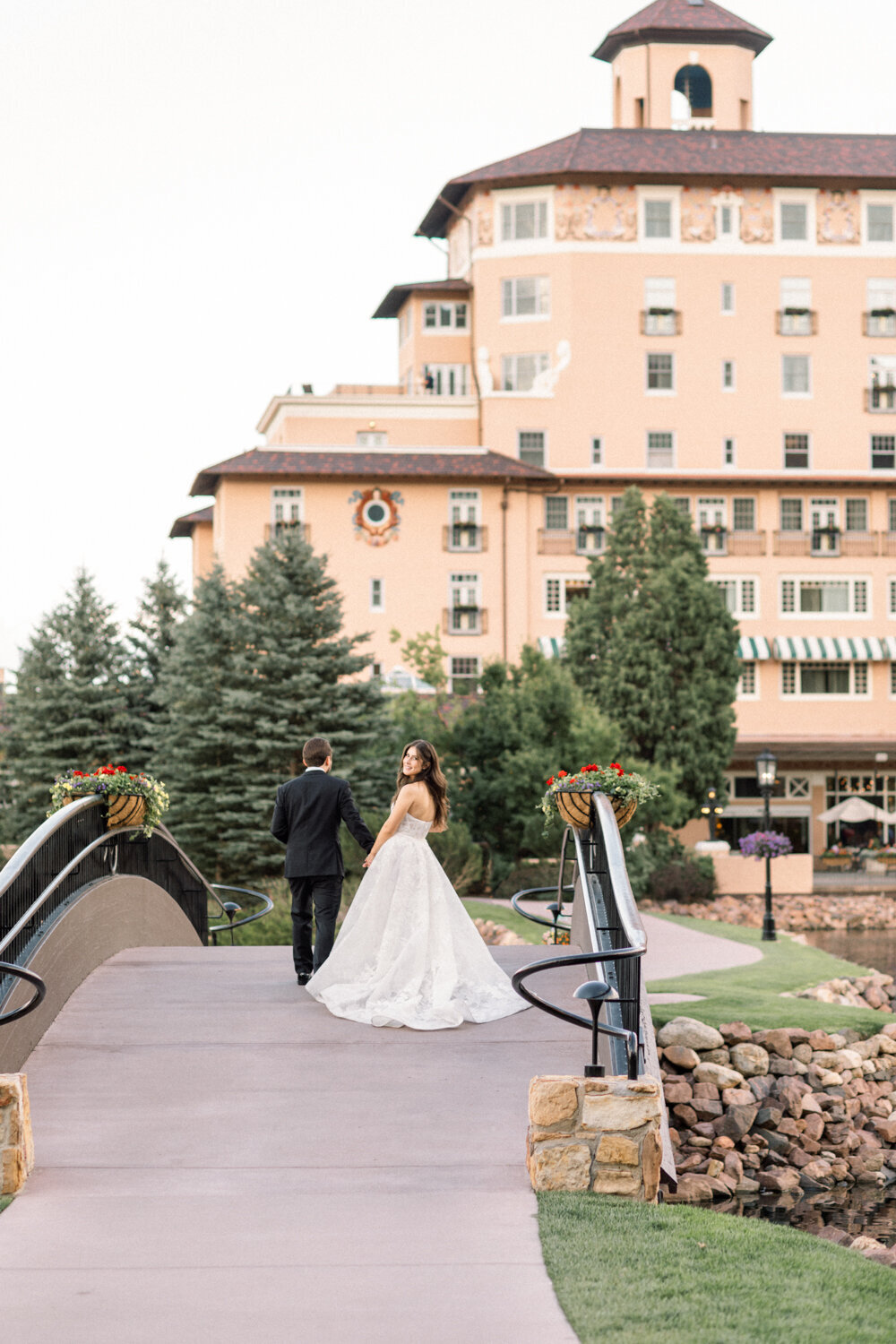 M+E_Broadmoor_Lakeside_View_Luxury_Wedding_Milk_Glass_Productions_by_Colorado_Wedding_Photographer_Diana_Coulter-32